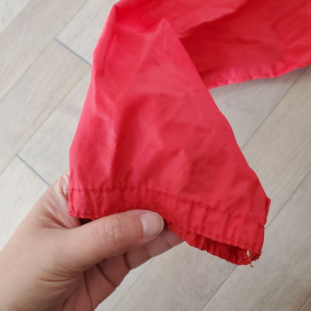 Vintage red packable windbreaker - Picture 11 of 14